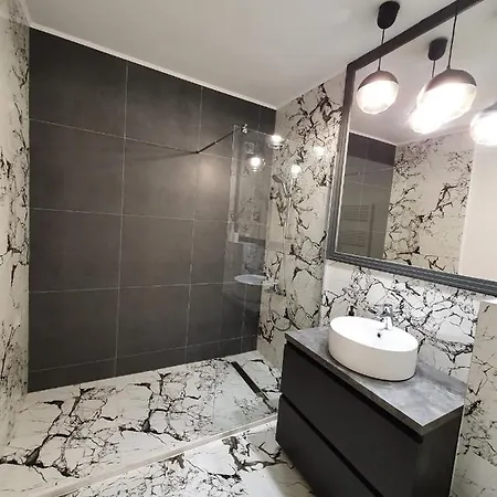 Discret Luxury Apartment